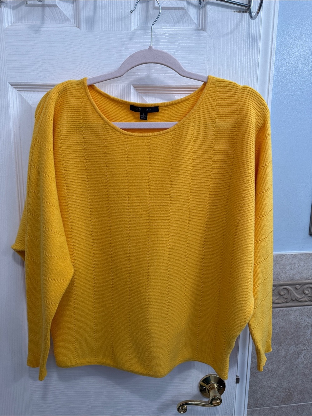 Cyrus Bright Yellow Scoop Neck Knit Sweater Size L